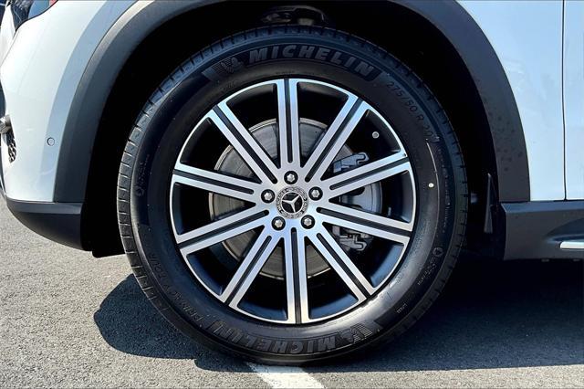 new 2025 Mercedes-Benz GLE 450 car, priced at $79,870