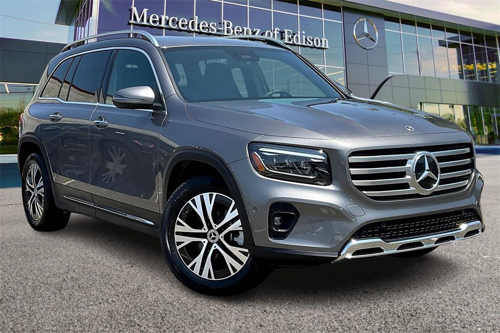 new 2025 Mercedes-Benz GLB 250 car, priced at $46,550