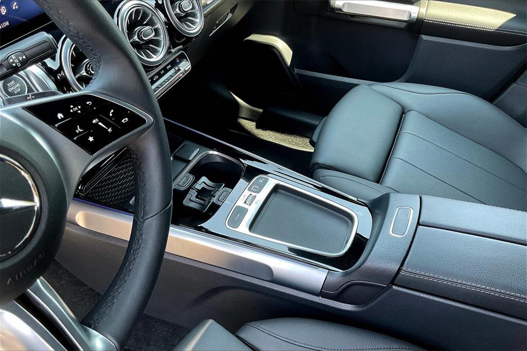 new 2025 Mercedes-Benz GLB 250 car, priced at $46,550