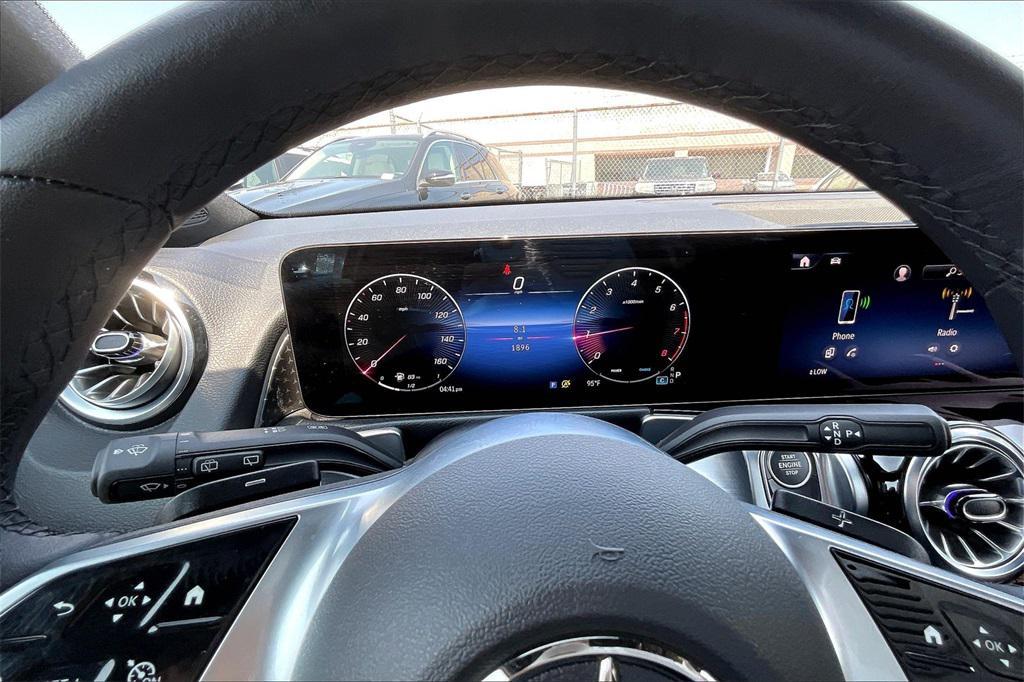 new 2025 Mercedes-Benz GLB 250 car, priced at $46,550