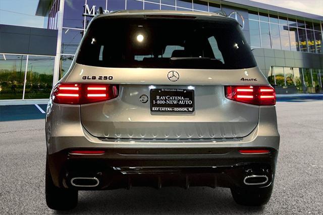 new 2024 Mercedes-Benz GLB 250 car, priced at $57,595