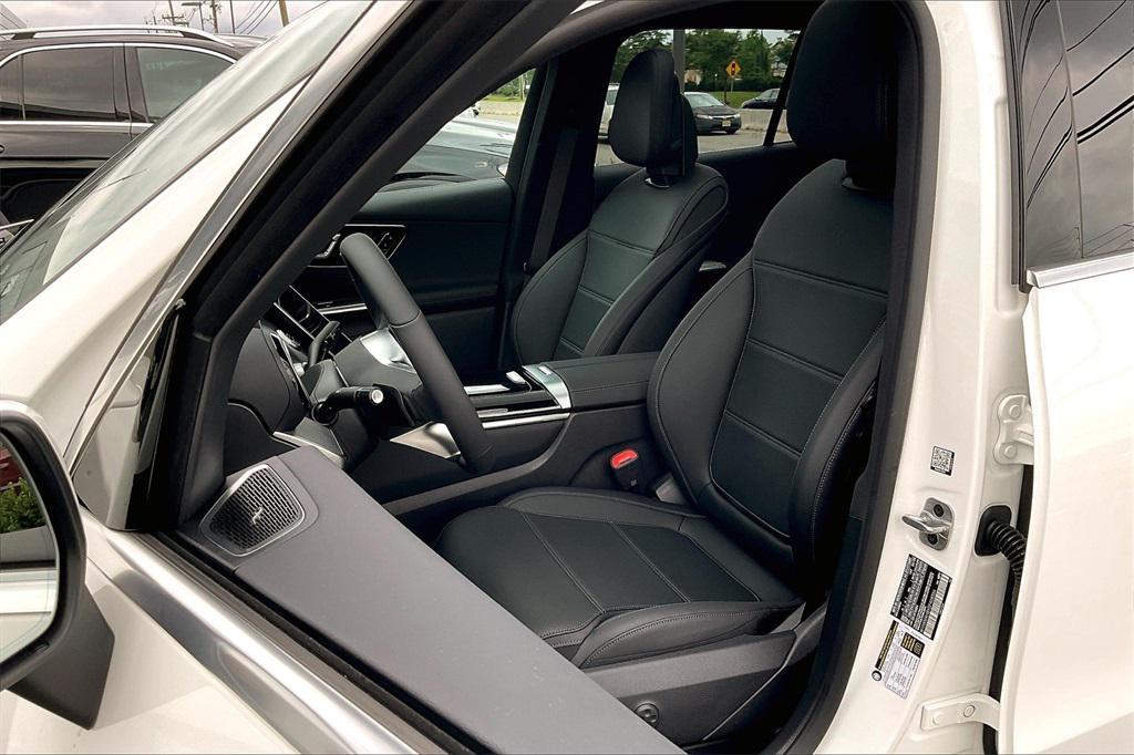 new 2025 Mercedes-Benz GLC 300 car, priced at $57,120