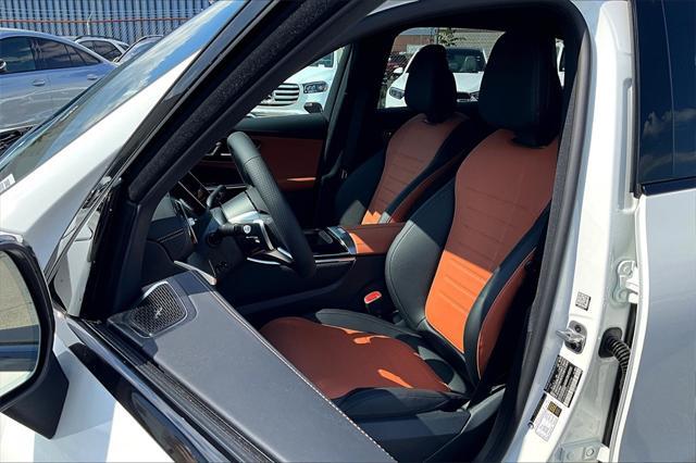 new 2025 Mercedes-Benz GLC 300 car, priced at $60,870