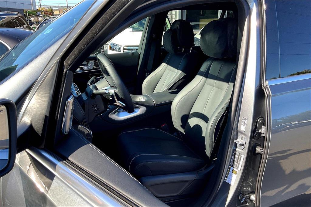 new 2025 Mercedes-Benz GLS 450 car, priced at $107,785