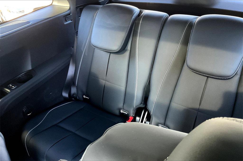 new 2025 Mercedes-Benz GLS 450 car, priced at $107,785