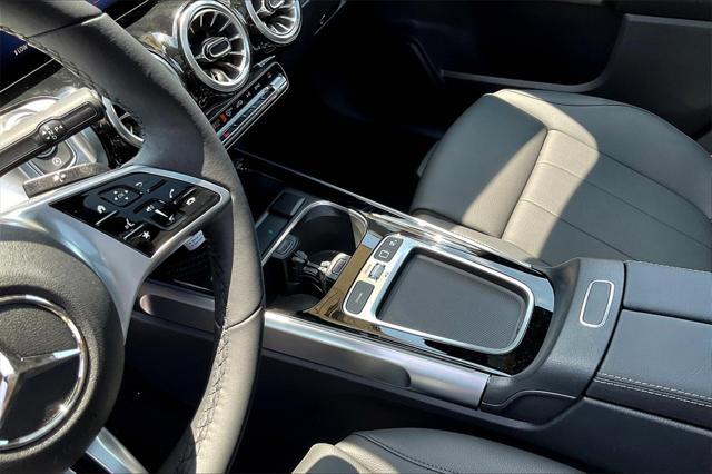 new 2025 Mercedes-Benz GLB 250 car, priced at $51,590