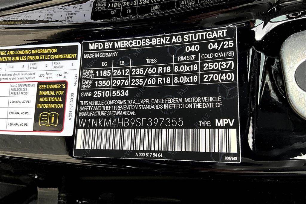 new 2025 Mercedes-Benz GLC 300 car, priced at $57,020