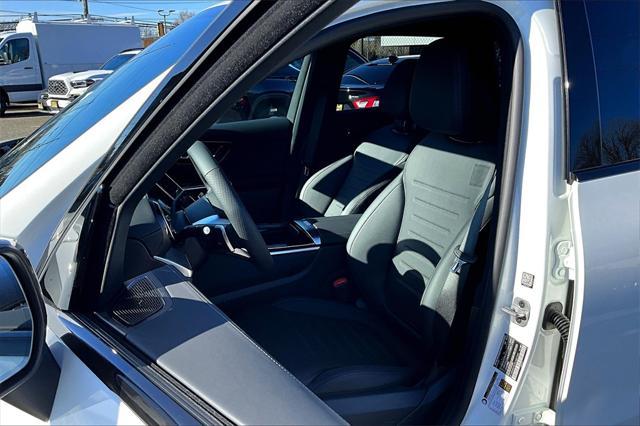 new 2025 Mercedes-Benz GLC 300 car, priced at $59,170