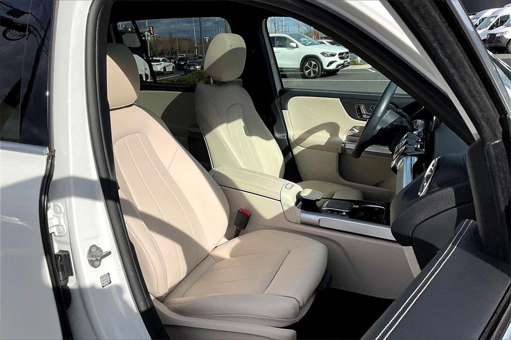 used 2022 Mercedes-Benz GLB 250 car, priced at $35,495