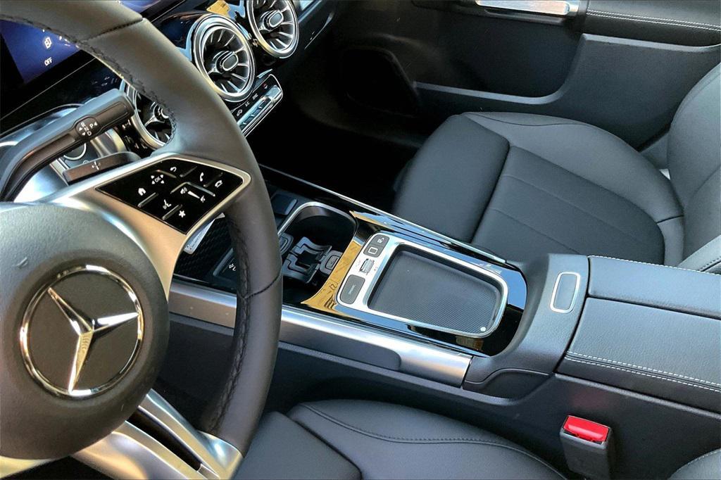new 2026 Mercedes-Benz GLB 250 car, priced at $53,295