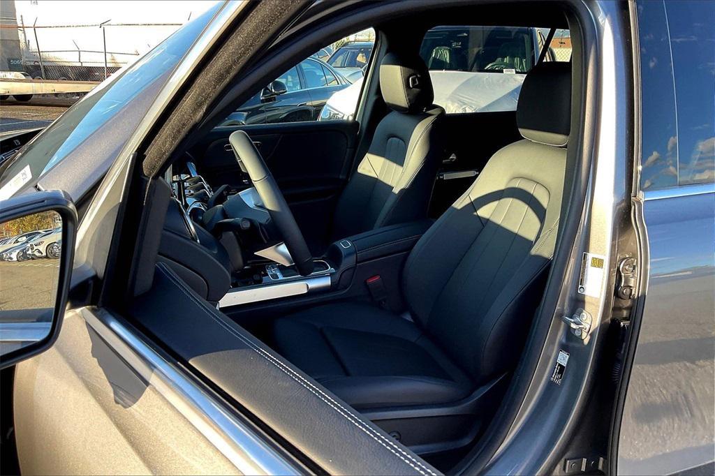new 2026 Mercedes-Benz GLB 250 car, priced at $53,295