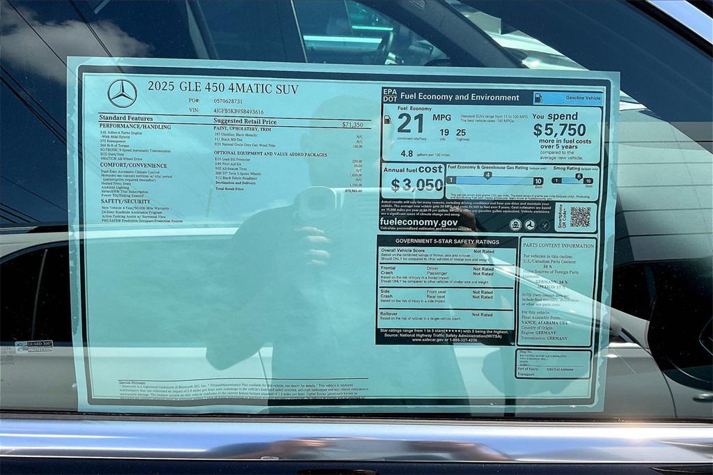 new 2025 Mercedes-Benz GLE 450 car, priced at $73,965