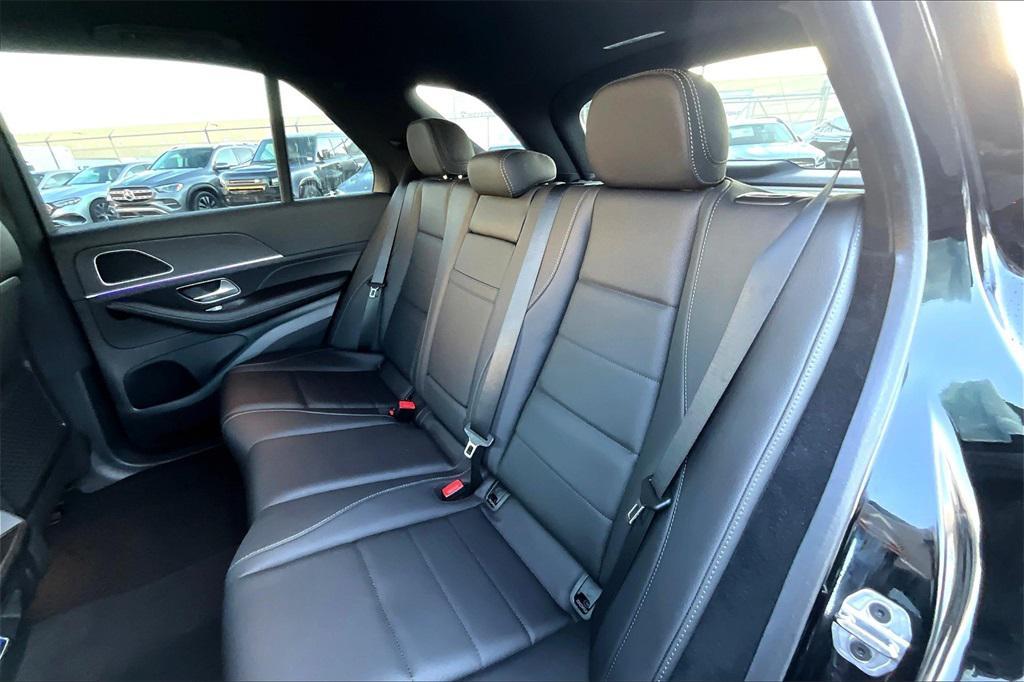 new 2025 Mercedes-Benz GLE 450 car, priced at $73,965