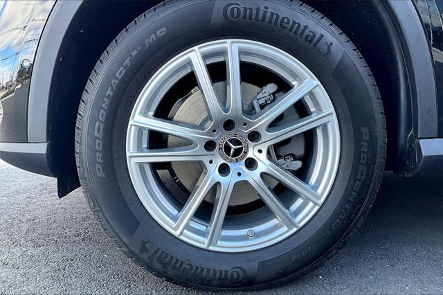 new 2025 Mercedes-Benz GLC 300 car, priced at $54,185