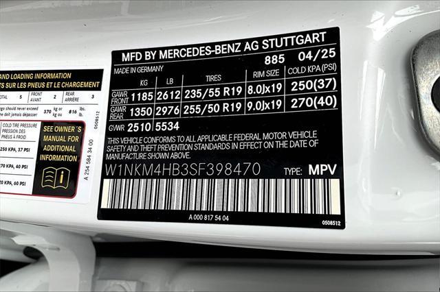 new 2025 Mercedes-Benz GLC 300 car, priced at $67,720
