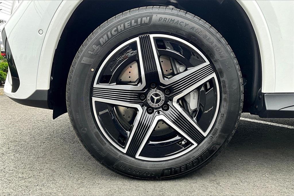 new 2025 Mercedes-Benz GLC 300 car, priced at $67,720
