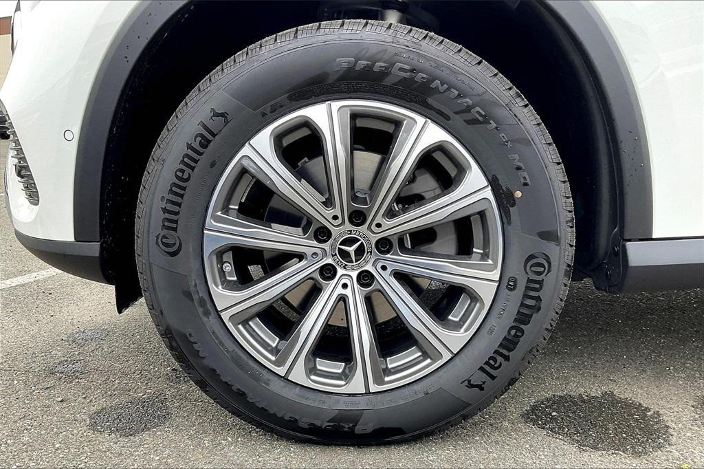 new 2026 Mercedes-Benz GLC 300 car, priced at $59,570