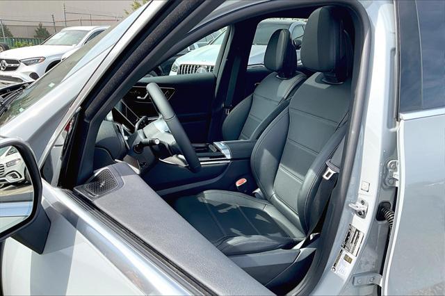 new 2025 Mercedes-Benz GLC 300 car, priced at $58,265