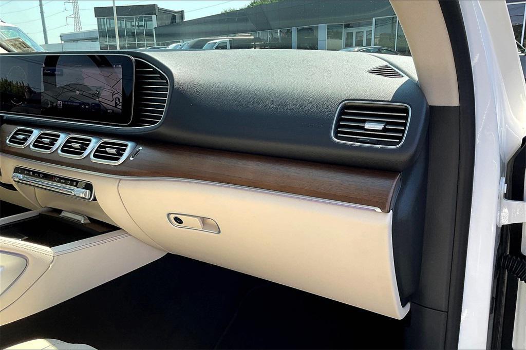 used 2025 Mercedes-Benz GLE 450e car, priced at $72,861