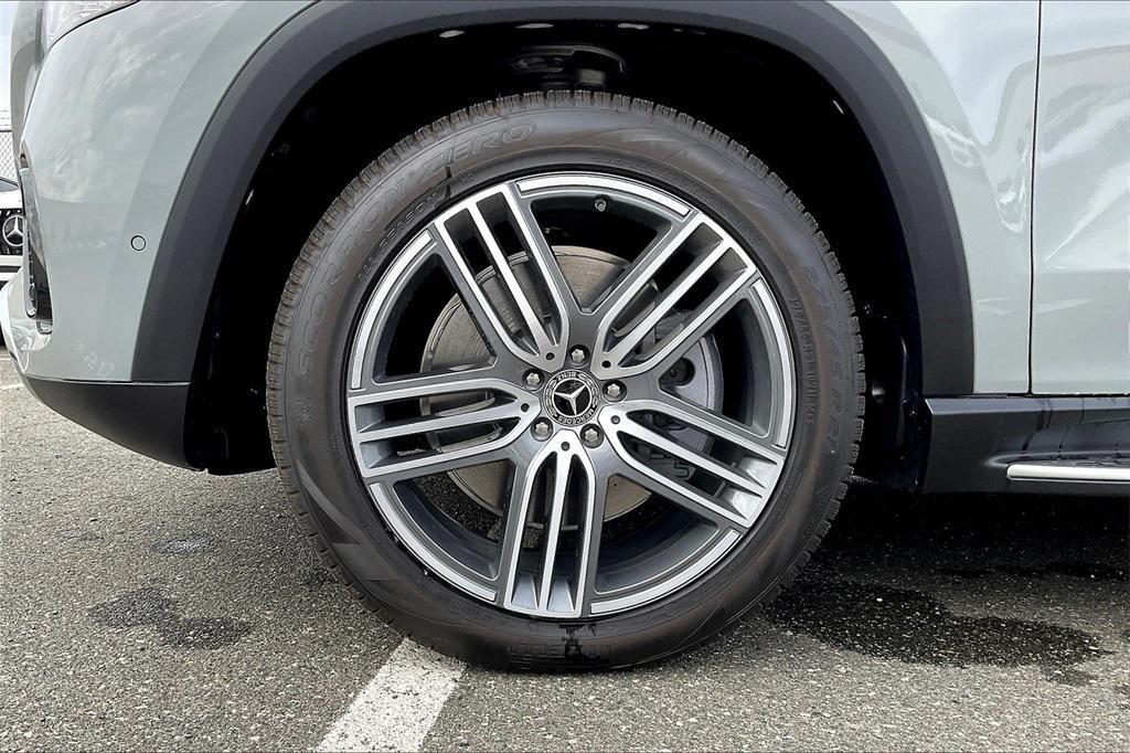 new 2026 Mercedes-Benz GLS 450 car, priced at $102,535