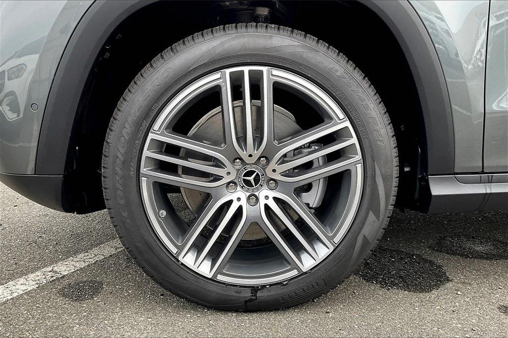 new 2026 Mercedes-Benz GLS 450 car, priced at $103,985
