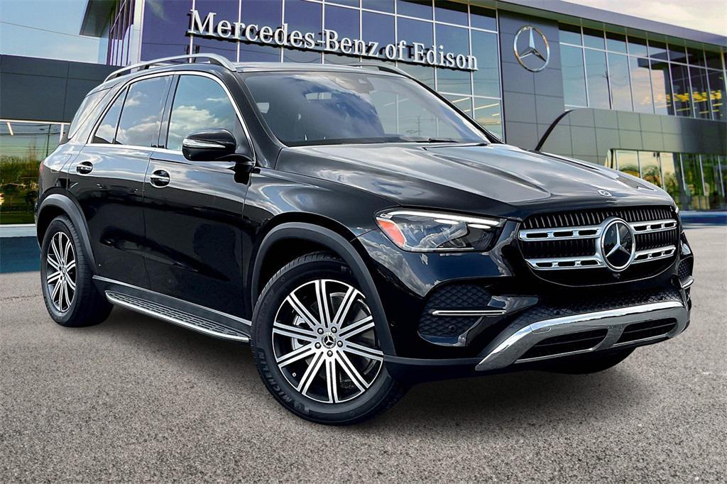new 2025 Mercedes-Benz GLE 450 car, priced at $86,045
