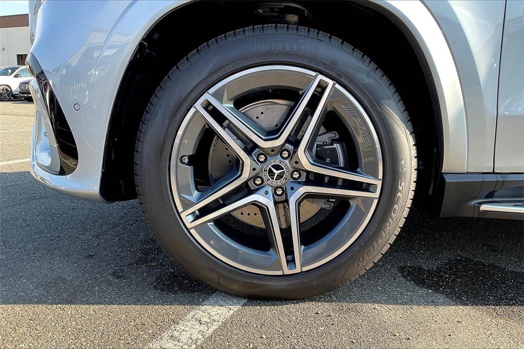 new 2026 Mercedes-Benz GLS 450 car, priced at $98,265