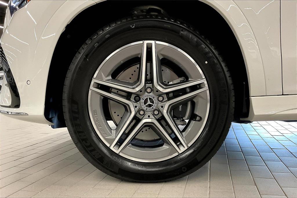 new 2025 Mercedes-Benz GLE 580 car, priced at $94,115
