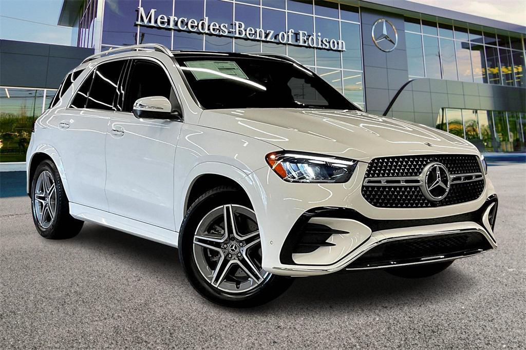 new 2025 Mercedes-Benz GLE 580 car, priced at $94,115