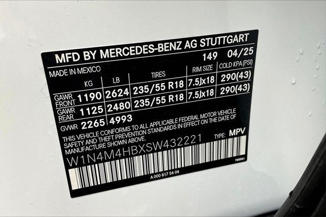 new 2025 Mercedes-Benz GLB 250 car, priced at $49,595