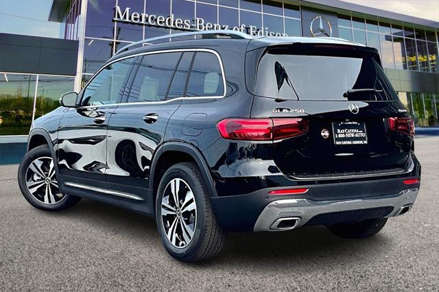 new 2025 Mercedes-Benz GLB 250 car, priced at $50,450