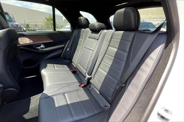 new 2025 Mercedes-Benz GLE 450 car, priced at $84,455