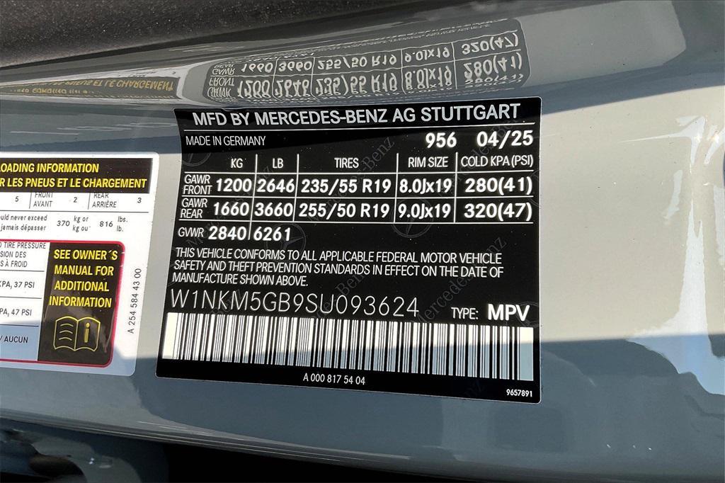 new 2025 Mercedes-Benz GLC 350e car, priced at $67,485