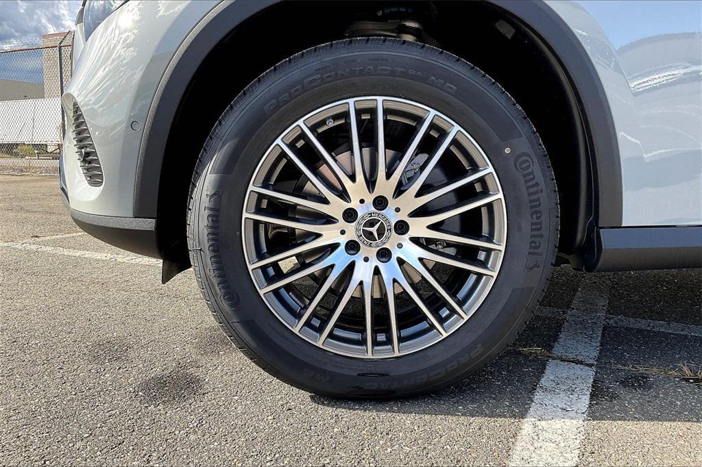 new 2026 Mercedes-Benz GLC 300 car, priced at $59,375