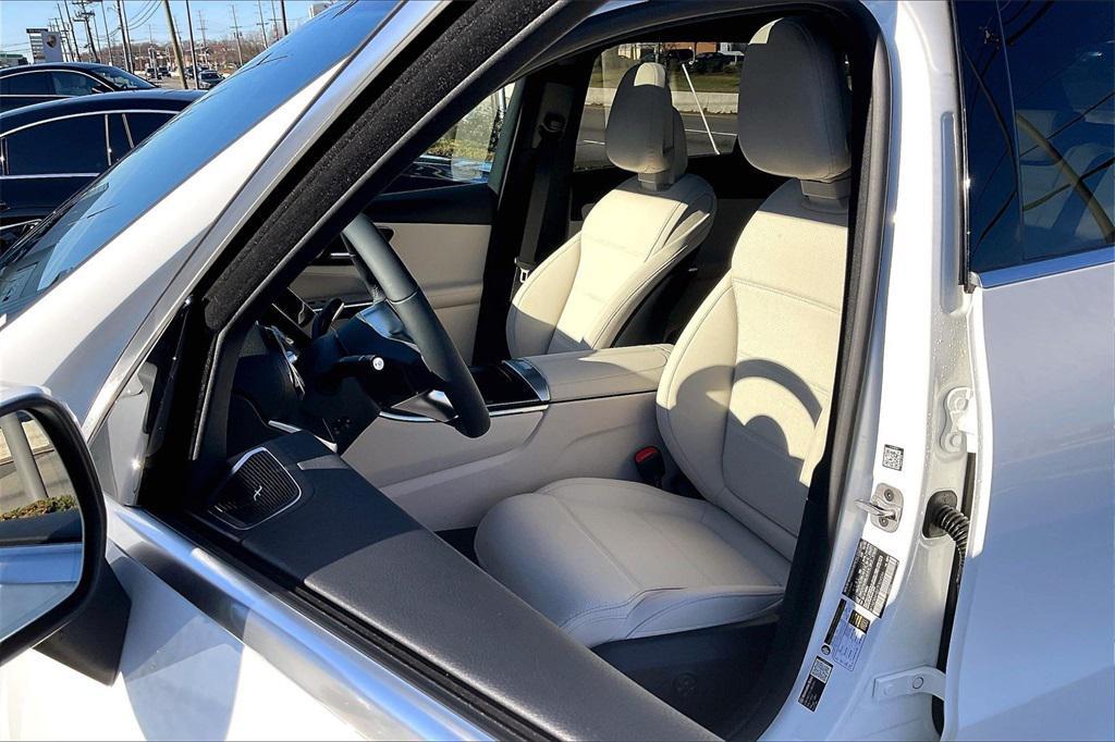 new 2026 Mercedes-Benz GLC 300 car, priced at $59,580