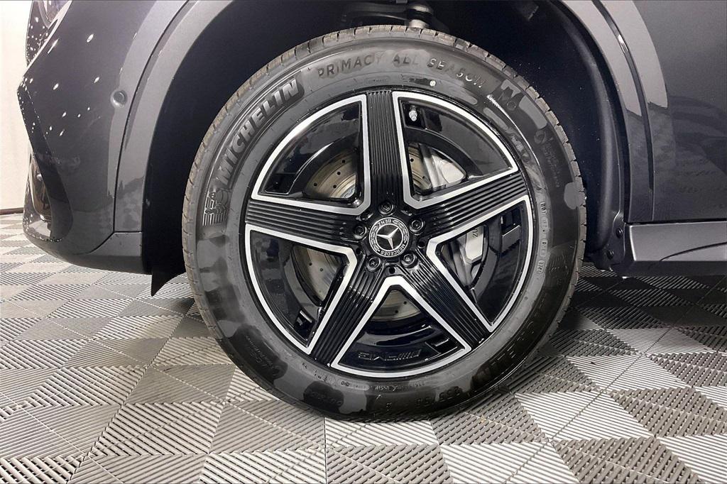 new 2026 Mercedes-Benz GLC 300 car, priced at $62,520