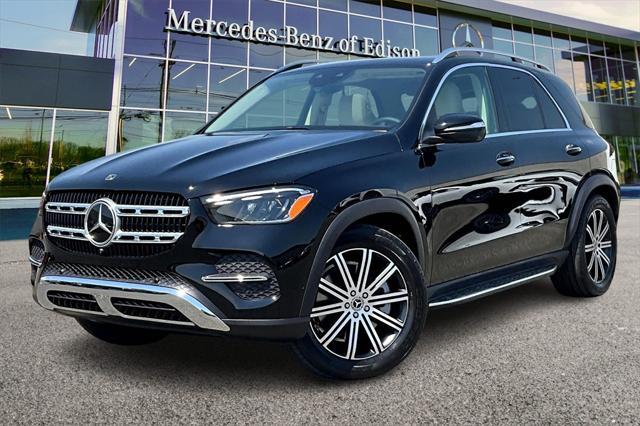 new 2025 Mercedes-Benz GLE 450 car, priced at $78,755
