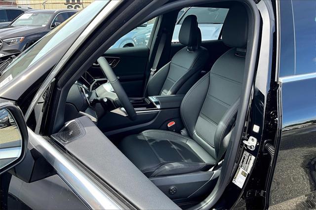 new 2025 Mercedes-Benz GLC 300 car, priced at $56,290