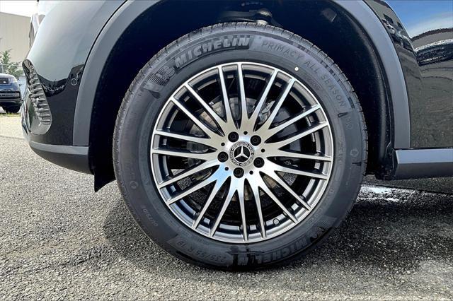 new 2025 Mercedes-Benz GLC 300 car, priced at $56,290