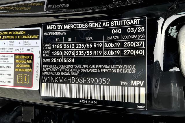 new 2025 Mercedes-Benz GLC 300 car, priced at $56,290