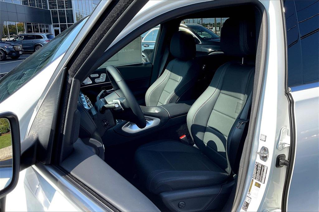 new 2026 Mercedes-Benz GLS 450 car, priced at $92,365
