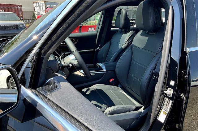 new 2025 Mercedes-Benz GLC 300 car, priced at $57,020