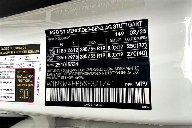 new 2025 Mercedes-Benz GLC 300 car, priced at $53,925