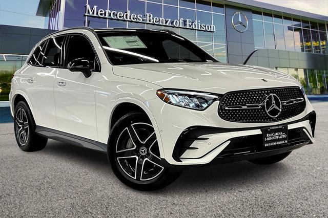 new 2025 Mercedes-Benz GLC 300 car, priced at $62,070
