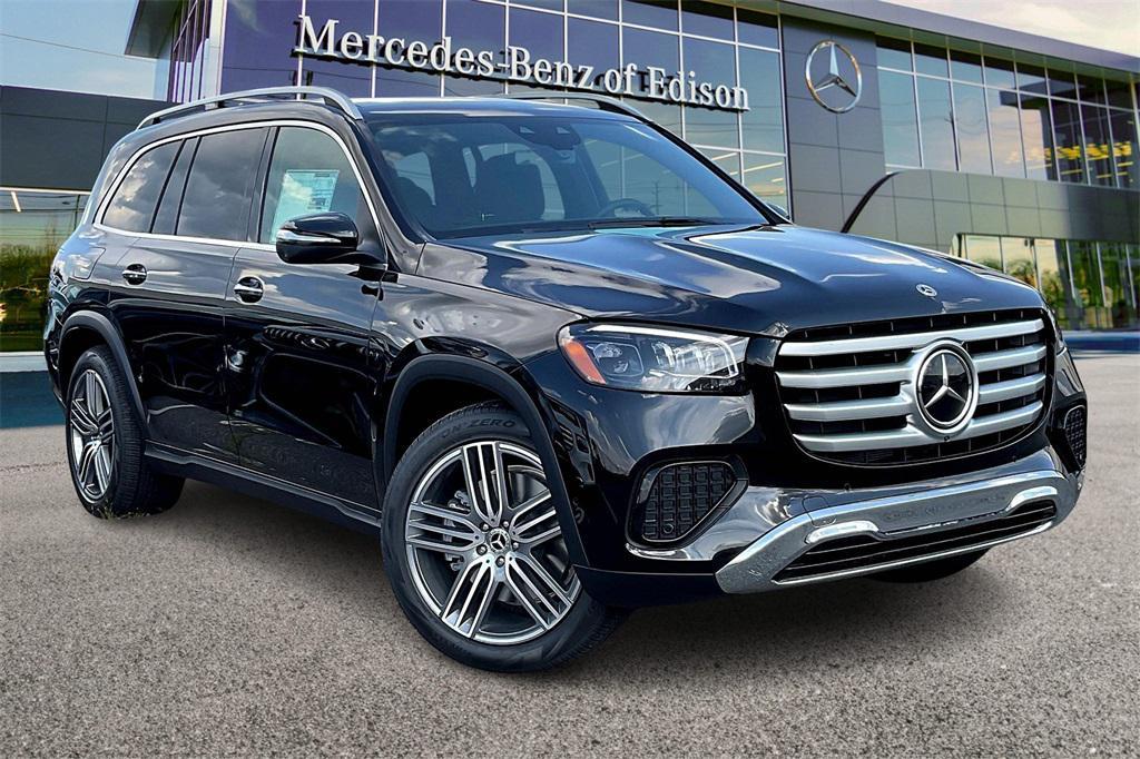 new 2025 Mercedes-Benz GLS 450 car, priced at $95,120