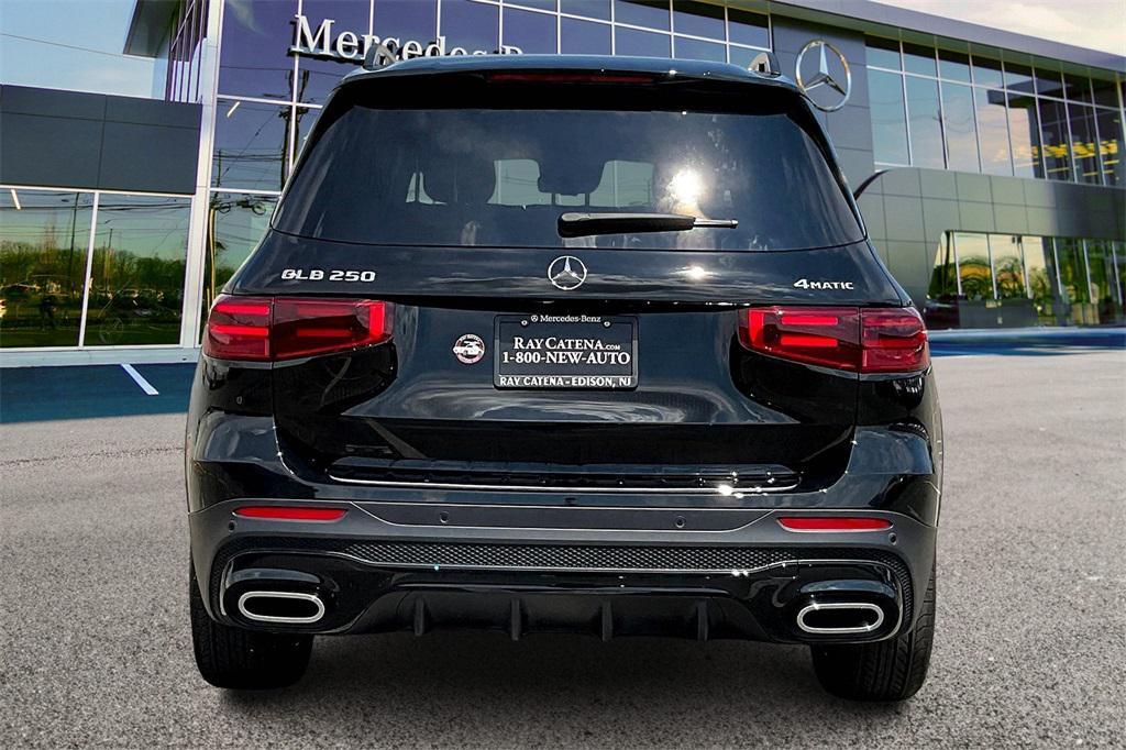 used 2024 Mercedes-Benz GLB 250 car, priced at $42,282