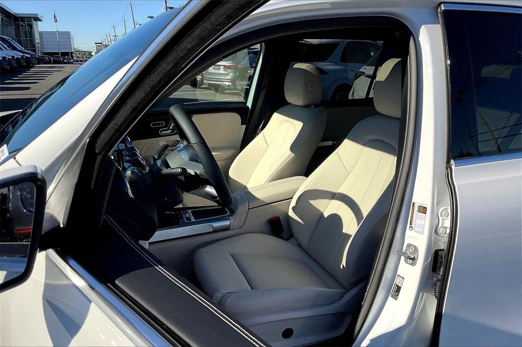 new 2026 Mercedes-Benz GLB 250 car, priced at $51,815