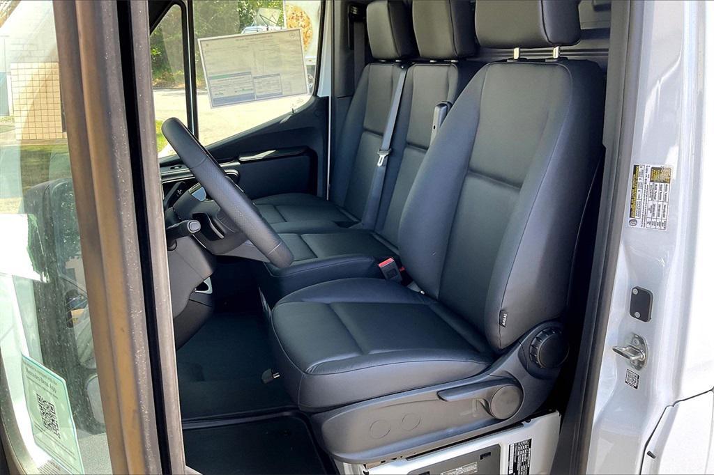 new 2025 Mercedes-Benz Sprinter 3500 car, priced at $69,752