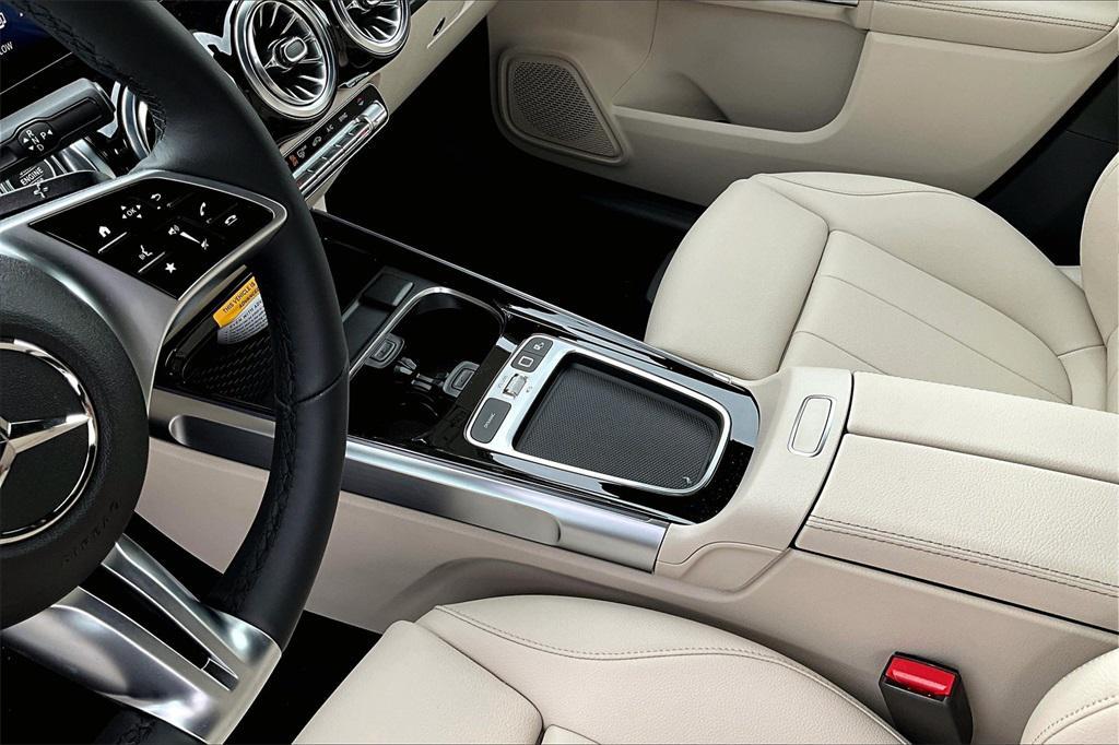 new 2025 Mercedes-Benz GLB 250 car, priced at $49,595