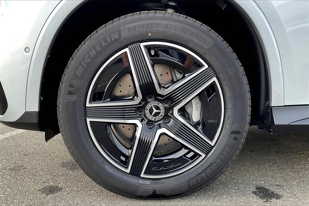 new 2026 Mercedes-Benz GLC 300 car, priced at $70,905